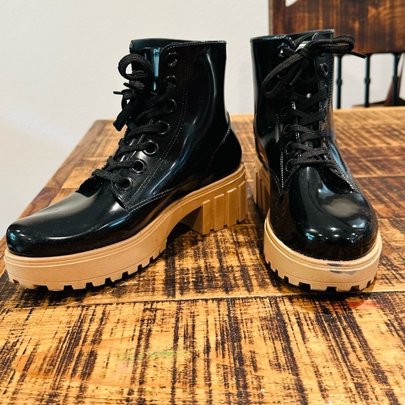 GIANNI BINI BLACK LUG SOLE CHUNKY COMBAT RUBBER RAIN BOOT WITH LACES - Picture 2 of 11